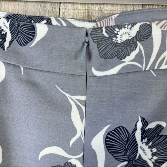 Ann Taylor Factory Gray Floral Skirt Size 2 Lined with a 5-1/2” Back Spl… - Picture 7 of 10